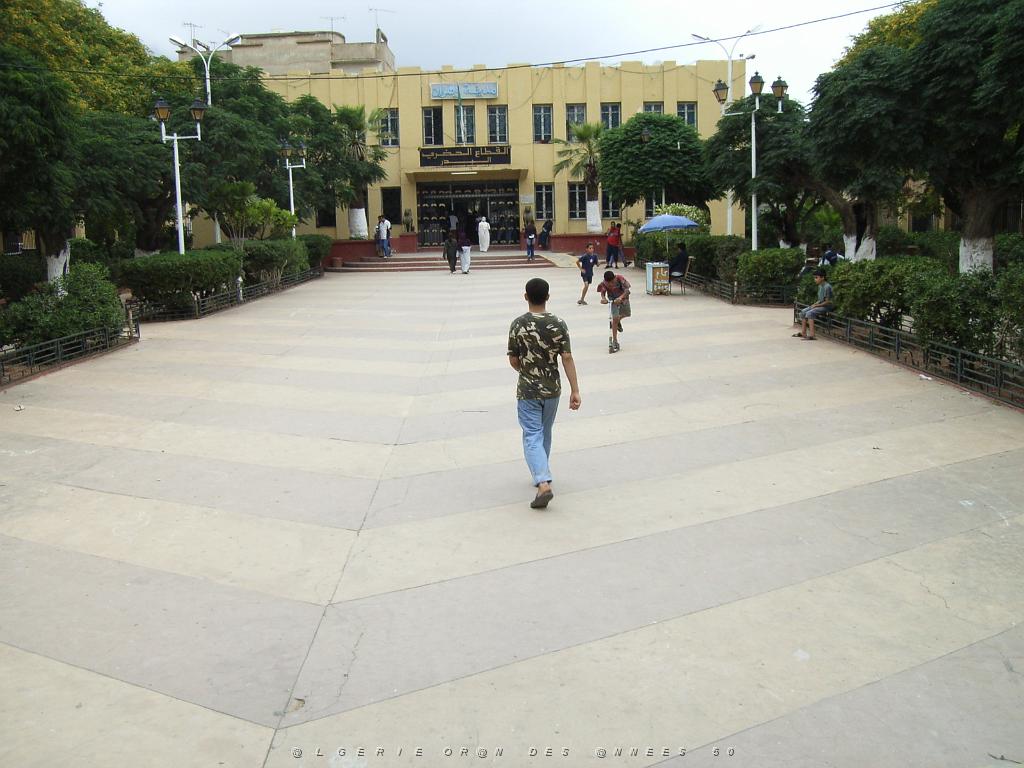 108-ORAN-Juin06-Eckmuhl, le square.jpg - Unicode